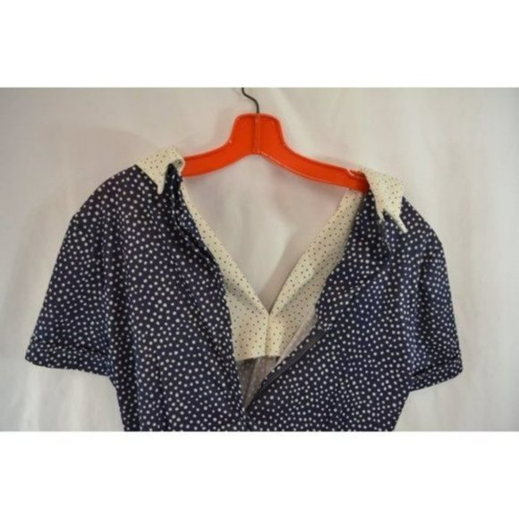 Vintage Blue White Polka Dot Shift Dress with Collar and Short Sleeves - Picture 8 of 9